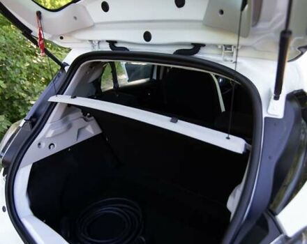 Белый Рено Зое, объемом двигателя 0 л и пробегом 34 тыс. км за 13300 $, фото 23 на Automoto.ua