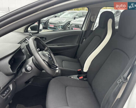 Белый Рено Зое, объемом двигателя 0 л и пробегом 41 тыс. км за 11600 $, фото 25 на Automoto.ua