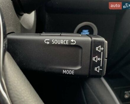 Белый Рено Зое, объемом двигателя 0 л и пробегом 44 тыс. км за 12499 $, фото 44 на Automoto.ua