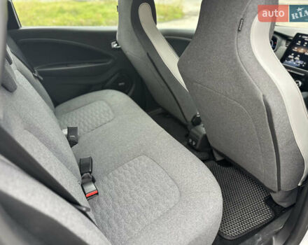 Белый Рено Зое, объемом двигателя 0 л и пробегом 51 тыс. км за 13200 $, фото 17 на Automoto.ua