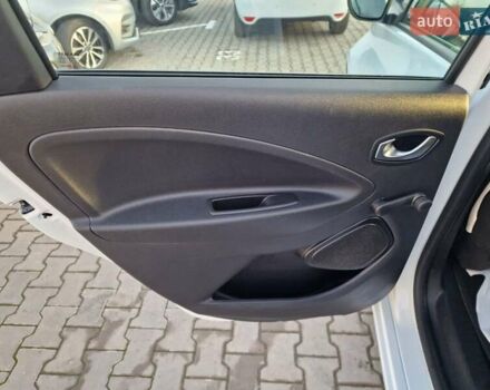 Білий Рено Зое, об'ємом двигуна 0 л та пробігом 30 тис. км за 12900 $, фото 37 на Automoto.ua