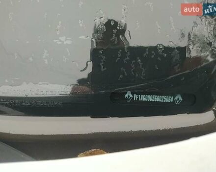 Белый Рено Зое, объемом двигателя 0 л и пробегом 95 тыс. км за 12300 $, фото 2 на Automoto.ua