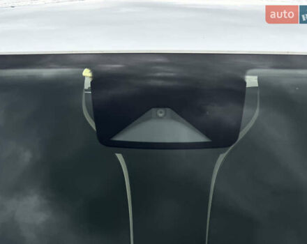 Белый Рено Зое, объемом двигателя 0 л и пробегом 106 тыс. км за 11300 $, фото 17 на Automoto.ua