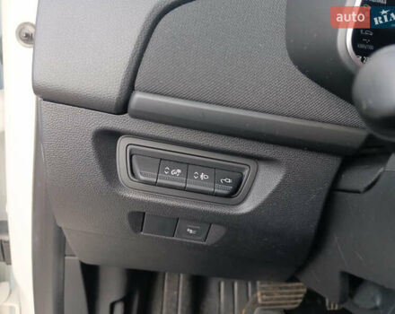 Белый Рено Зое, объемом двигателя 0 л и пробегом 39 тыс. км за 12000 $, фото 22 на Automoto.ua