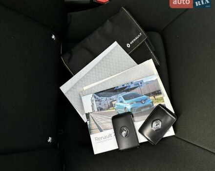 Белый Рено Зое, объемом двигателя 0 л и пробегом 106 тыс. км за 11400 $, фото 47 на Automoto.ua