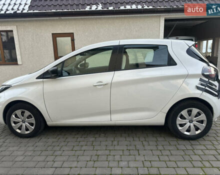 Білий Рено Зое, об'ємом двигуна 0 л та пробігом 37 тис. км за 9600 $, фото 5 на Automoto.ua