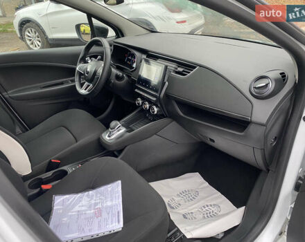 Белый Рено Зое, объемом двигателя 0 л и пробегом 88 тыс. км за 11700 $, фото 9 на Automoto.ua