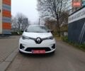 Белый Рено Зое, объемом двигателя 0 л и пробегом 82 тыс. км за 11600 $, фото 11 на Automoto.ua