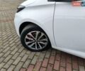 Белый Рено Зое, объемом двигателя 0 л и пробегом 92 тыс. км за 13600 $, фото 17 на Automoto.ua