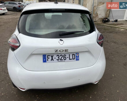 Белый Рено Зое, объемом двигателя 0 л и пробегом 57 тыс. км за 11900 $, фото 5 на Automoto.ua