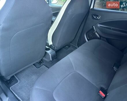 Білий Рено Зое, об'ємом двигуна 0 л та пробігом 80 тис. км за 13200 $, фото 32 на Automoto.ua