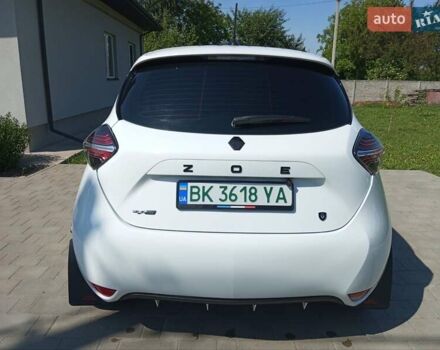 Белый Рено Зое, объемом двигателя 0 л и пробегом 53 тыс. км за 12500 $, фото 6 на Automoto.ua