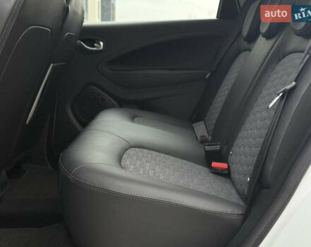 Белый Рено Зое, объемом двигателя 0 л и пробегом 52 тыс. км за 12999 $, фото 47 на Automoto.ua
