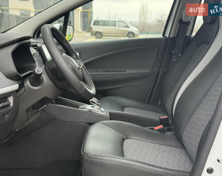 Белый Рено Зое, объемом двигателя 0 л и пробегом 52 тыс. км за 12999 $, фото 17 на Automoto.ua