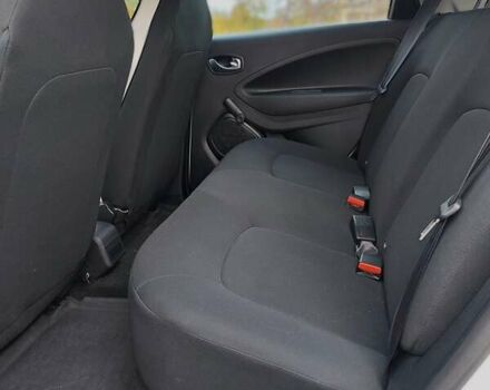 Белый Рено Зое, объемом двигателя 0 л и пробегом 73 тыс. км за 11100 $, фото 15 на Automoto.ua