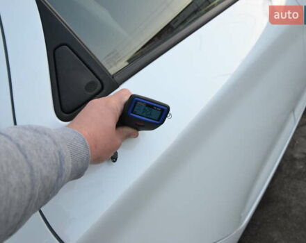 Белый Рено Зое, объемом двигателя 0 л и пробегом 50 тыс. км за 13999 $, фото 37 на Automoto.ua