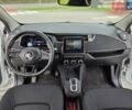 Белый Рено Зое, объемом двигателя 0 л и пробегом 150 тыс. км за 11800 $, фото 21 на Automoto.ua