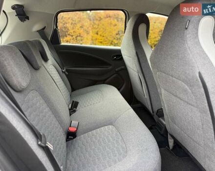 Белый Рено Зое, объемом двигателя 0 л и пробегом 100 тыс. км за 11890 $, фото 9 на Automoto.ua