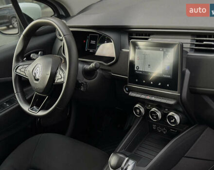 Белый Рено Зое, объемом двигателя 0 л и пробегом 106 тыс. км за 11400 $, фото 46 на Automoto.ua