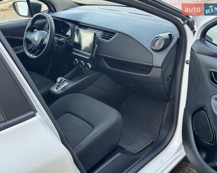 Білий Рено Зое, об'ємом двигуна 0 л та пробігом 115 тис. км за 10900 $, фото 9 на Automoto.ua