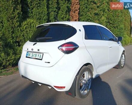 Белый Рено Зое, объемом двигателя 0 л и пробегом 58 тыс. км за 12300 $, фото 33 на Automoto.ua
