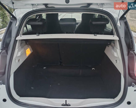 Белый Рено Зое, объемом двигателя 0 л и пробегом 50 тыс. км за 11999 $, фото 11 на Automoto.ua