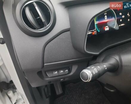 Белый Рено Зое, объемом двигателя 0 л и пробегом 123 тыс. км за 10999 $, фото 24 на Automoto.ua