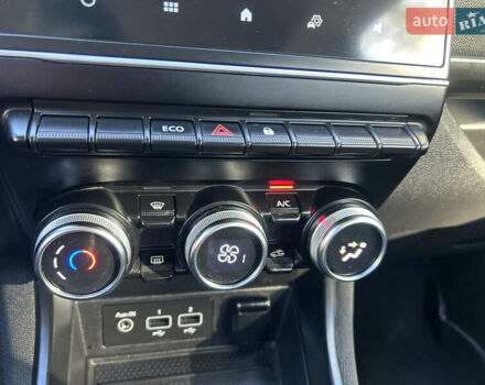 Белый Рено Зое, объемом двигателя 0 л и пробегом 86 тыс. км за 11800 $, фото 15 на Automoto.ua