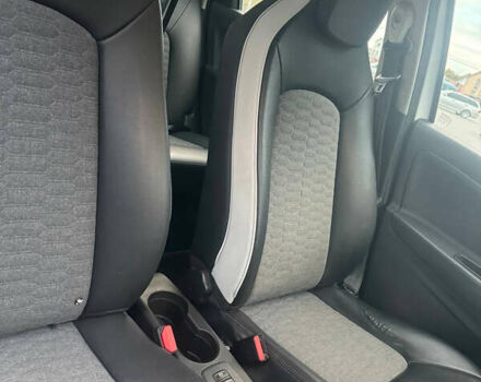 Белый Рено Зое, объемом двигателя 0 л и пробегом 38 тыс. км за 11900 $, фото 23 на Automoto.ua