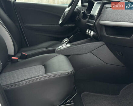 Белый Рено Зое, объемом двигателя 0 л и пробегом 52 тыс. км за 12999 $, фото 3 на Automoto.ua