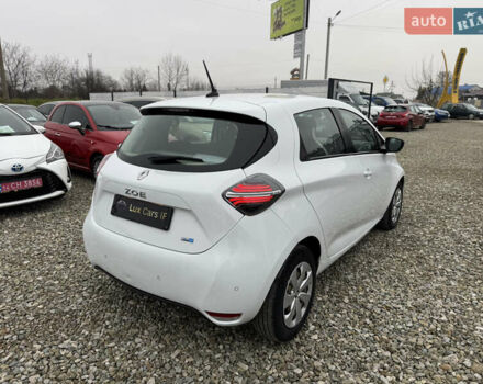 Белый Рено Зое, объемом двигателя 0 л и пробегом 74 тыс. км за 12300 $, фото 12 на Automoto.ua
