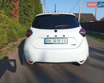 Белый Рено Зое, объемом двигателя 0 л и пробегом 58 тыс. км за 12300 $, фото 3 на Automoto.ua