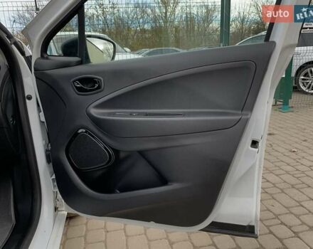 Рено Зое 2021 у Бердичеве на Automoto.ua Білий Рено Зое, об'ємом двигуна 0 л та пробігом 90 тис. км за 12999 $, фото 30 на Automoto.ua