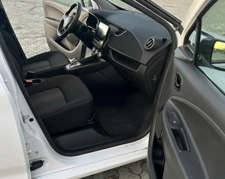 Білий Рено Зое, об'ємом двигуна 0 л та пробігом 70 тис. км за 11600 $, фото 12 на Automoto.ua