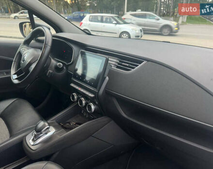 Белый Рено Зое, объемом двигателя 0 л и пробегом 38 тыс. км за 11900 $, фото 27 на Automoto.ua