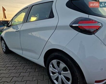 Білий Рено Зое, об'ємом двигуна 0 л та пробігом 30 тис. км за 12900 $, фото 20 на Automoto.ua