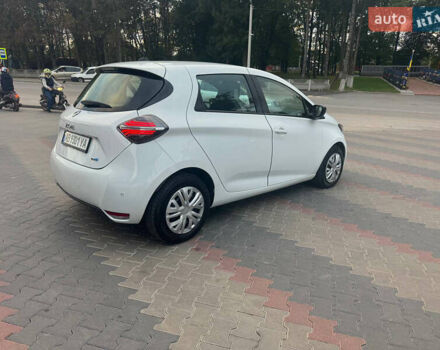 Белый Рено Зое, объемом двигателя 0 л и пробегом 38 тыс. км за 11900 $, фото 4 на Automoto.ua