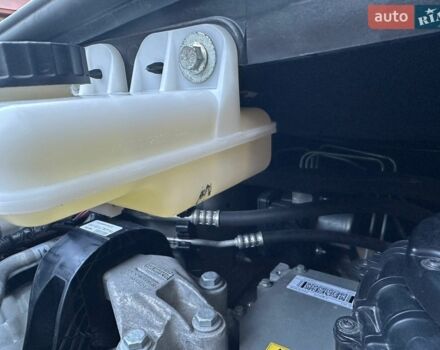 Білий Рено Зое, об'ємом двигуна 0 л та пробігом 80 тис. км за 13200 $, фото 49 на Automoto.ua