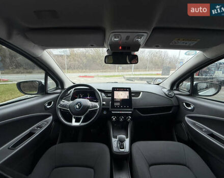 Белый Рено Зое, объемом двигателя 0 л и пробегом 49 тыс. км за 12900 $, фото 3 на Automoto.ua