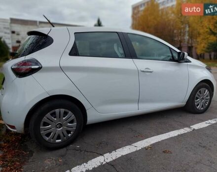 Белый Рено Зое, объемом двигателя 0 л и пробегом 73 тыс. км за 11100 $, фото 3 на Automoto.ua