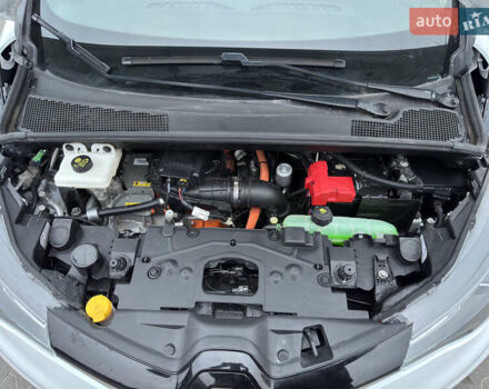 Белый Рено Зое, объемом двигателя 0 л и пробегом 56 тыс. км за 11999 $, фото 15 на Automoto.ua