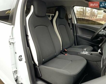 Білий Рено Зое, об'ємом двигуна 0 л та пробігом 124 тис. км за 11955 $, фото 32 на Automoto.ua