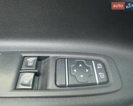 Белый Рено Зое, объемом двигателя 0 л и пробегом 38 тыс. км за 11900 $, фото 28 на Automoto.ua