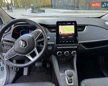 Белый Рено Зое, объемом двигателя 0 л и пробегом 33 тыс. км за 13800 $, фото 15 на Automoto.ua