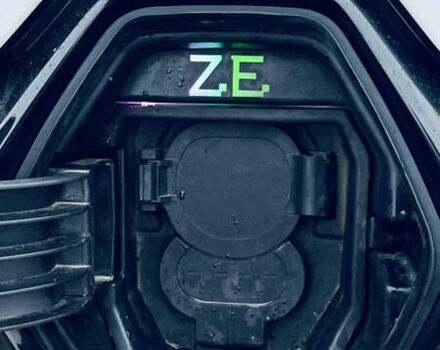 Білий Рено Зое, об'ємом двигуна 0 л та пробігом 59 тис. км за 12800 $, фото 27 на Automoto.ua