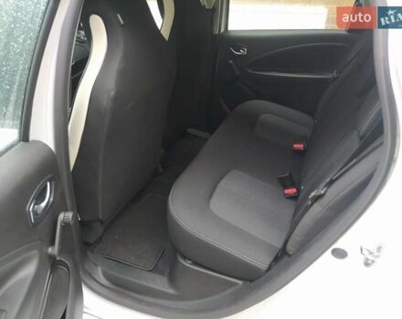 Белый Рено Зое, объемом двигателя 0 л и пробегом 95 тыс. км за 12300 $, фото 3 на Automoto.ua