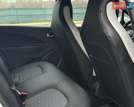 Белый Рено Зое, объемом двигателя 0 л и пробегом 52 тыс. км за 12999 $, фото 42 на Automoto.ua