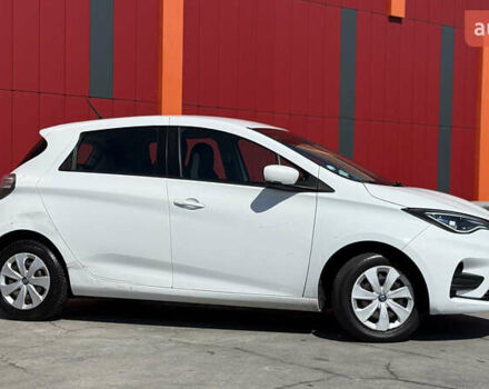 Белый Рено Зое, объемом двигателя 0 л и пробегом 58 тыс. км за 12500 $, фото 8 на Automoto.ua