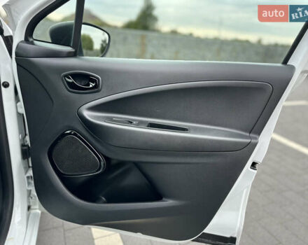 Рено Зое 2021 в Мукачеве на Automoto.ua Белый Рено Зое, объемом двигателя 0 л и пробегом 81 тыс. км за 11999 $, фото 44 на Automoto.ua