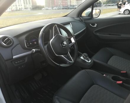 Білий Рено Зое, об'ємом двигуна 0 л та пробігом 31 тис. км за 14499 $, фото 5 на Automoto.ua